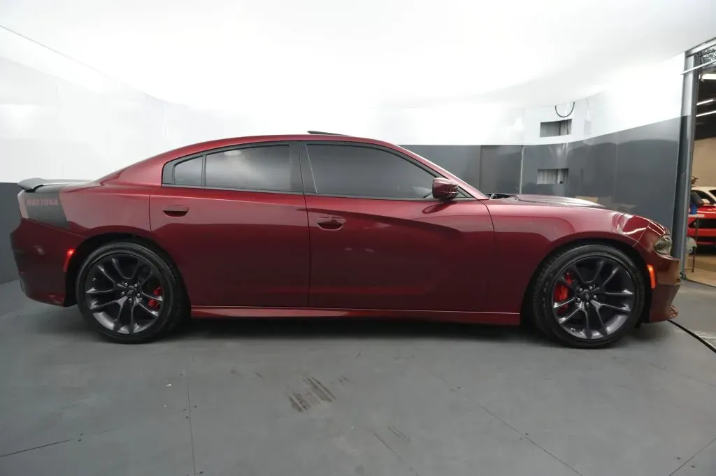 Dodge Charger photo 6