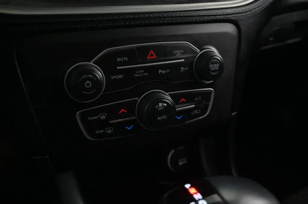Dodge Charger photo 28