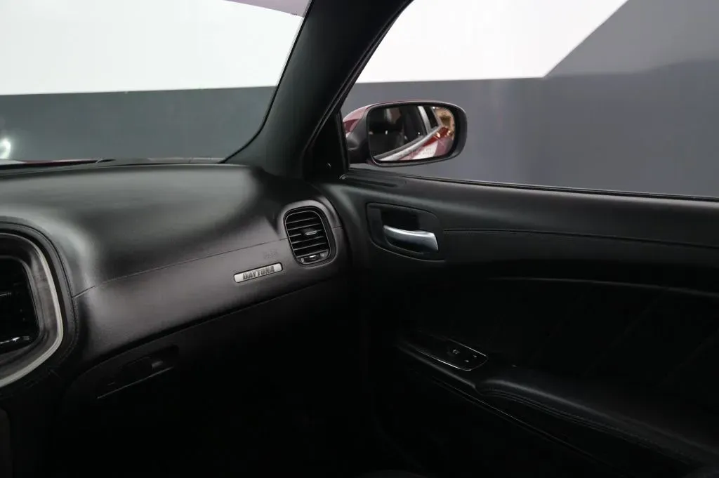 Dodge Charger photo 37