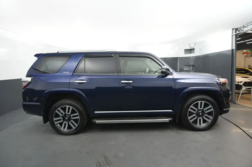 Toyota 4Runner photo 6