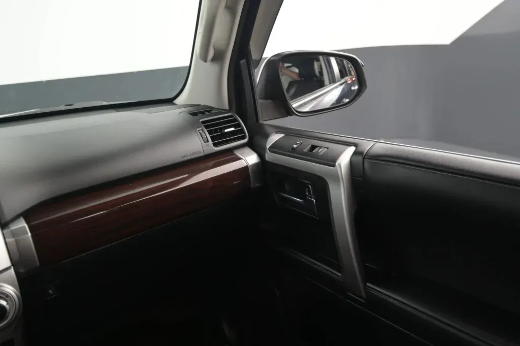 Toyota 4Runner photo 37