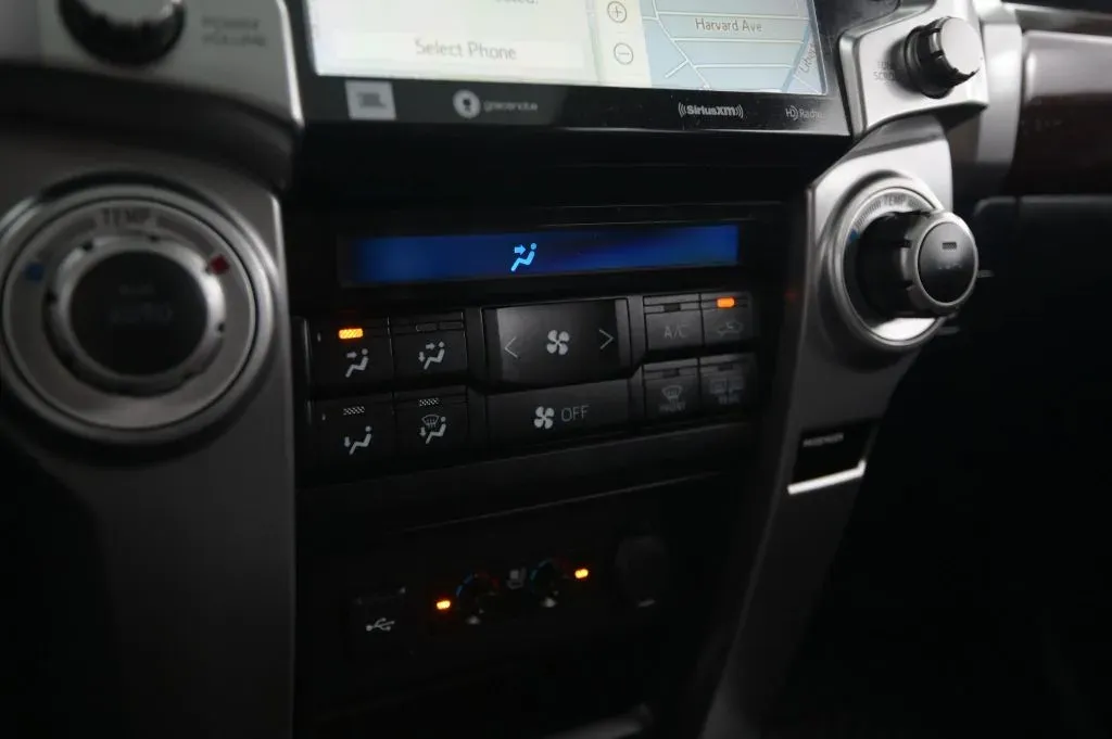 Toyota 4Runner photo 30