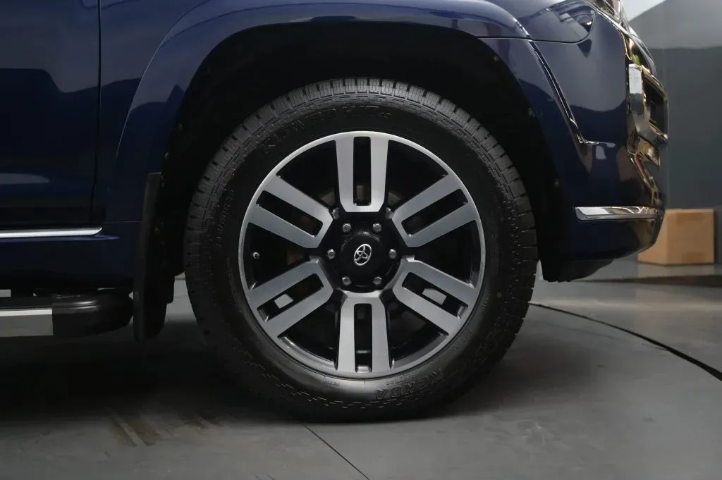 Toyota 4Runner photo 21