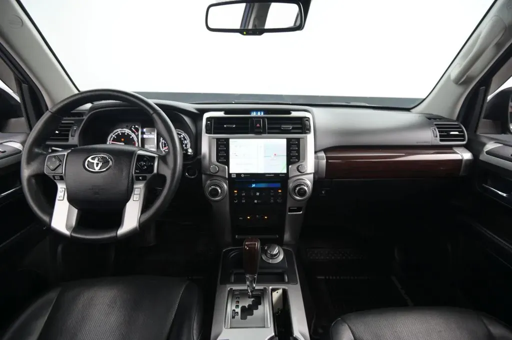 Toyota 4Runner photo 35