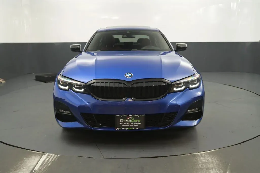 BMW 3 Series photo 8