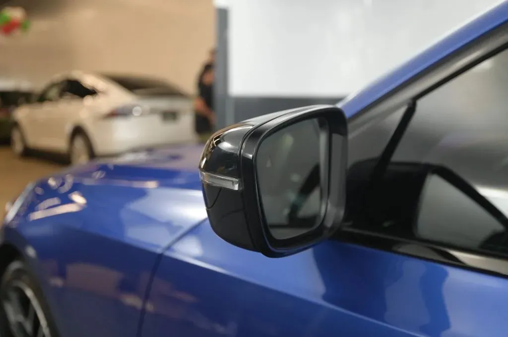 BMW 3 Series photo 13