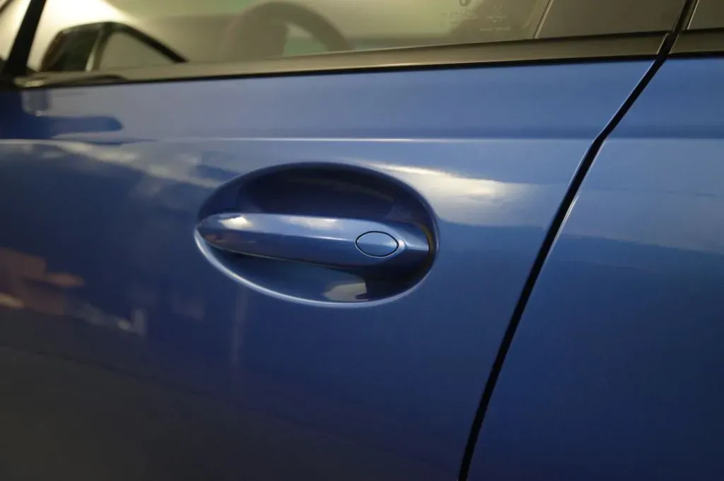 BMW 3 Series photo 14