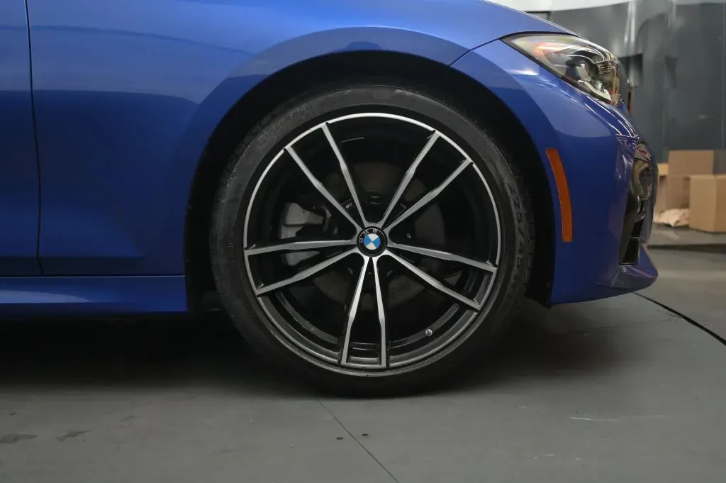 BMW 3 Series photo 19
