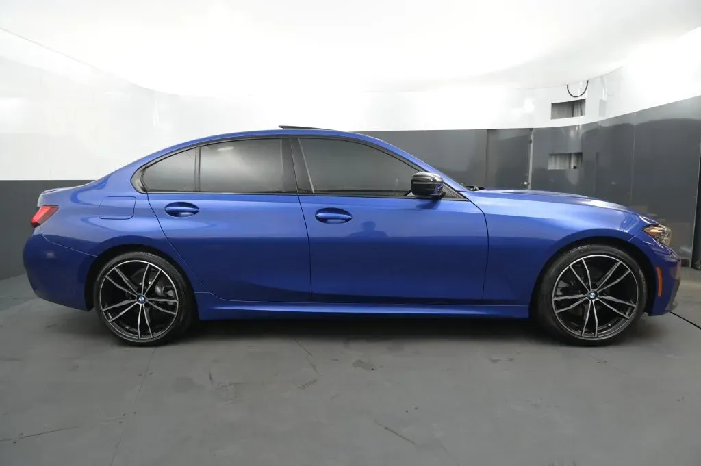 BMW 3 Series photo 6