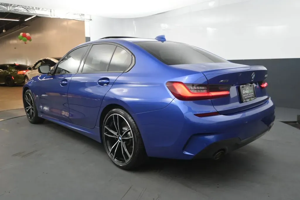 BMW 3 Series photo 3