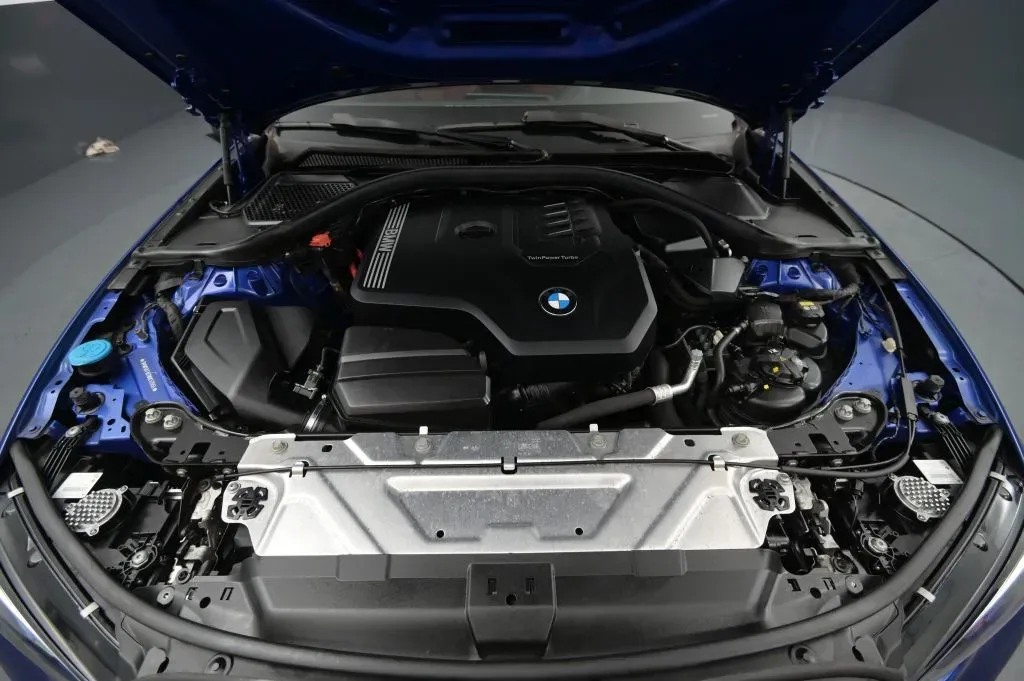 BMW 3 Series photo 20