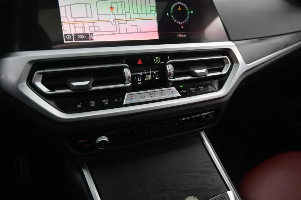 BMW 3 Series photo 26
