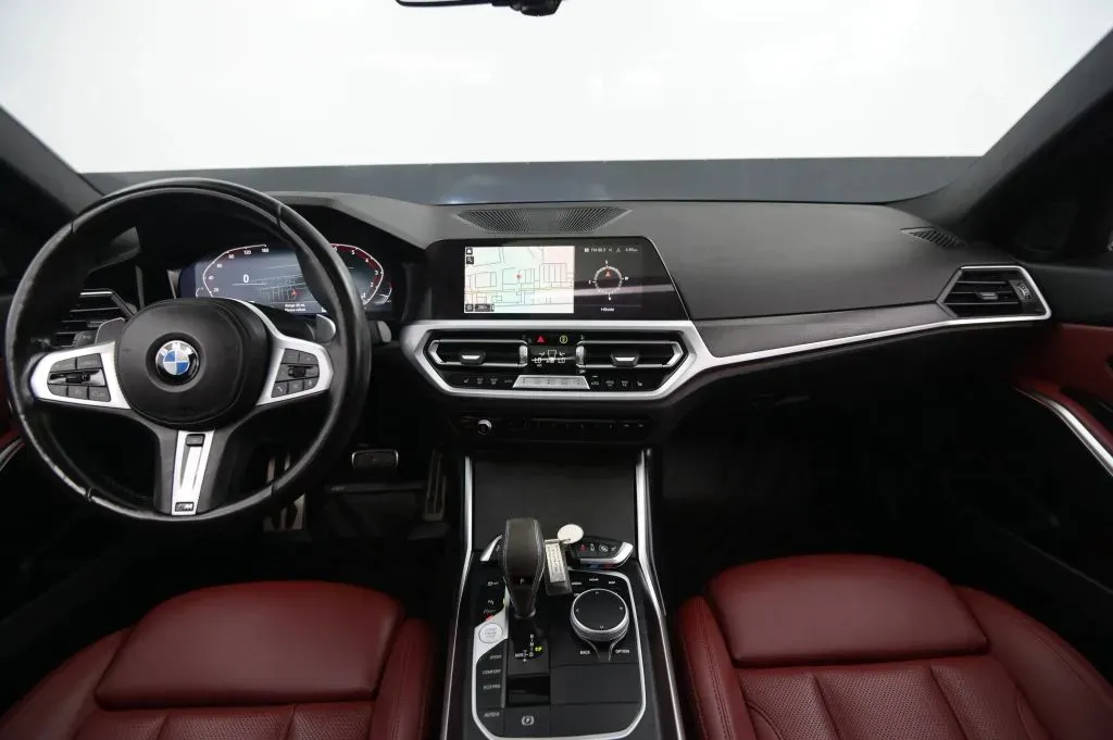 BMW 3 Series photo 32