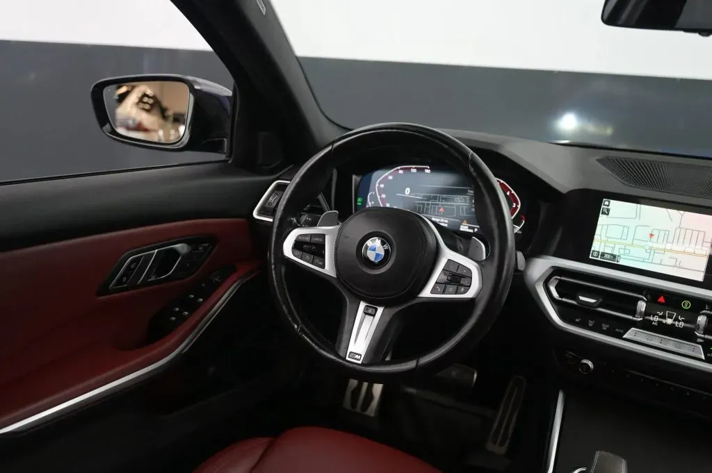 BMW 3 Series photo 35