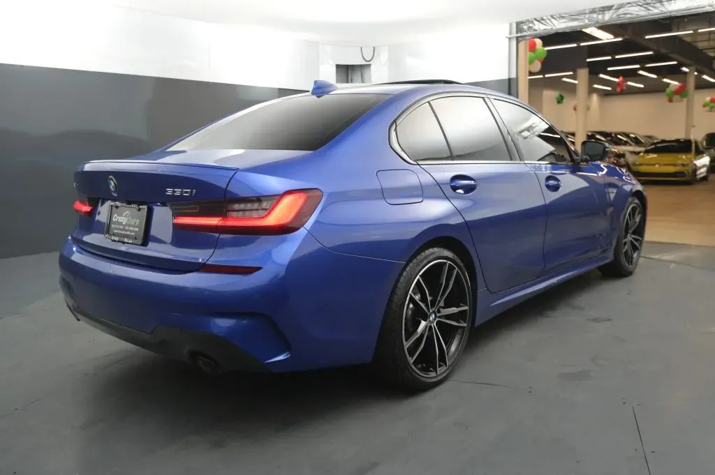 BMW 3 Series photo 5