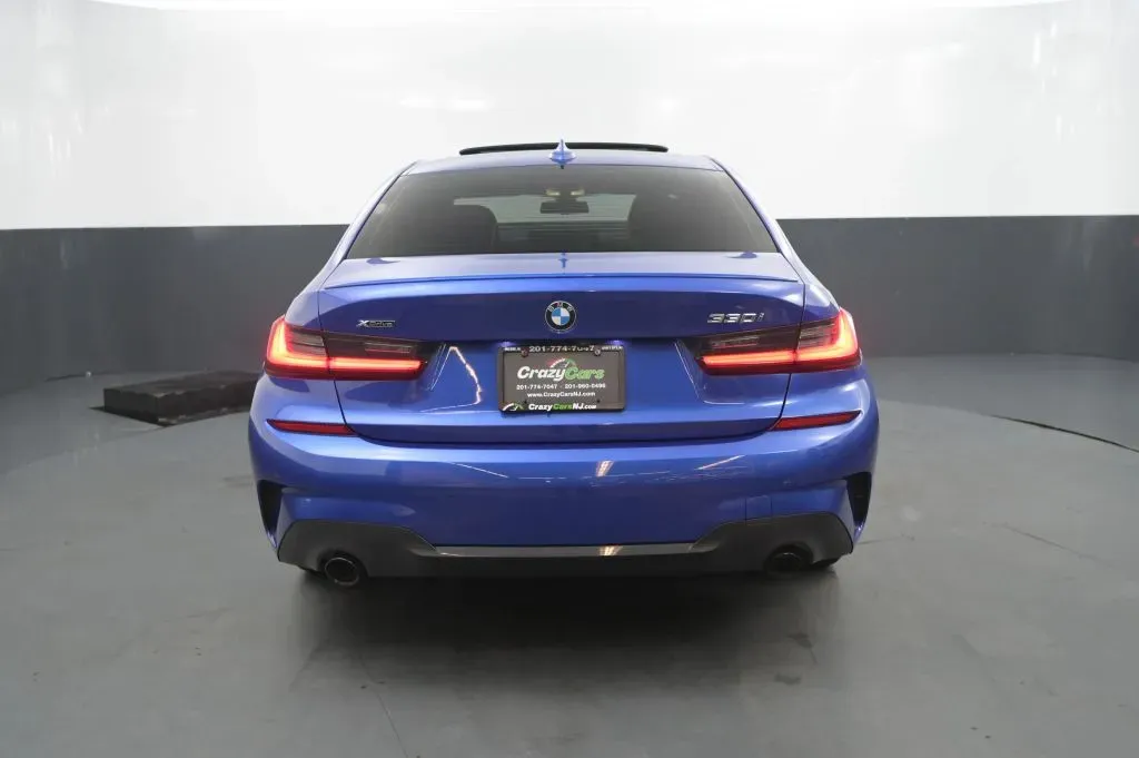BMW 3 Series photo 4