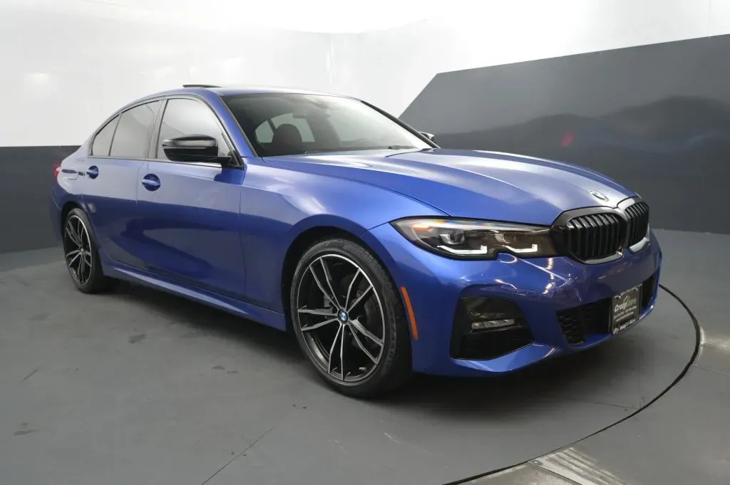 BMW 3 Series photo 7