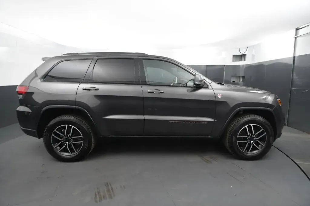 Jeep Grand Cherokee photo 6