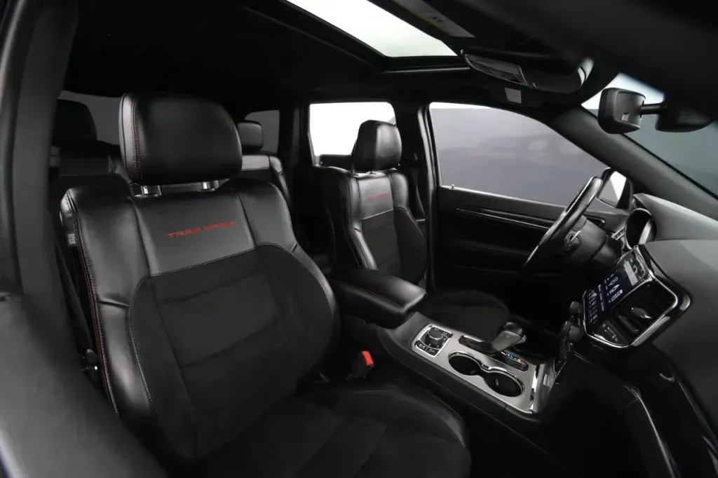 Jeep Grand Cherokee photo 48