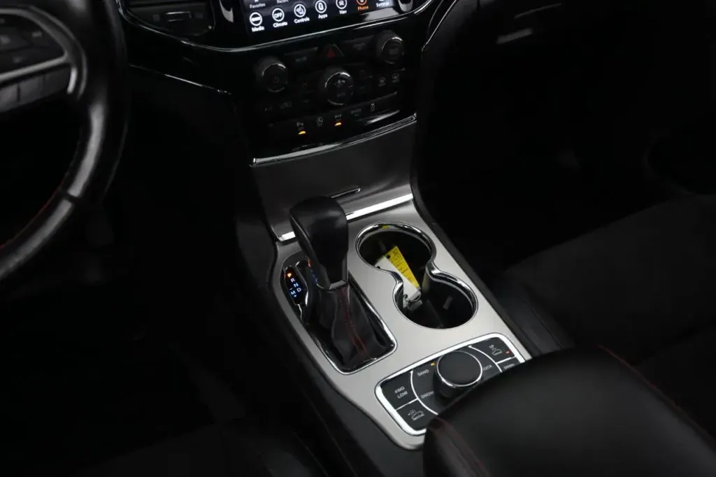 Jeep Grand Cherokee photo 25