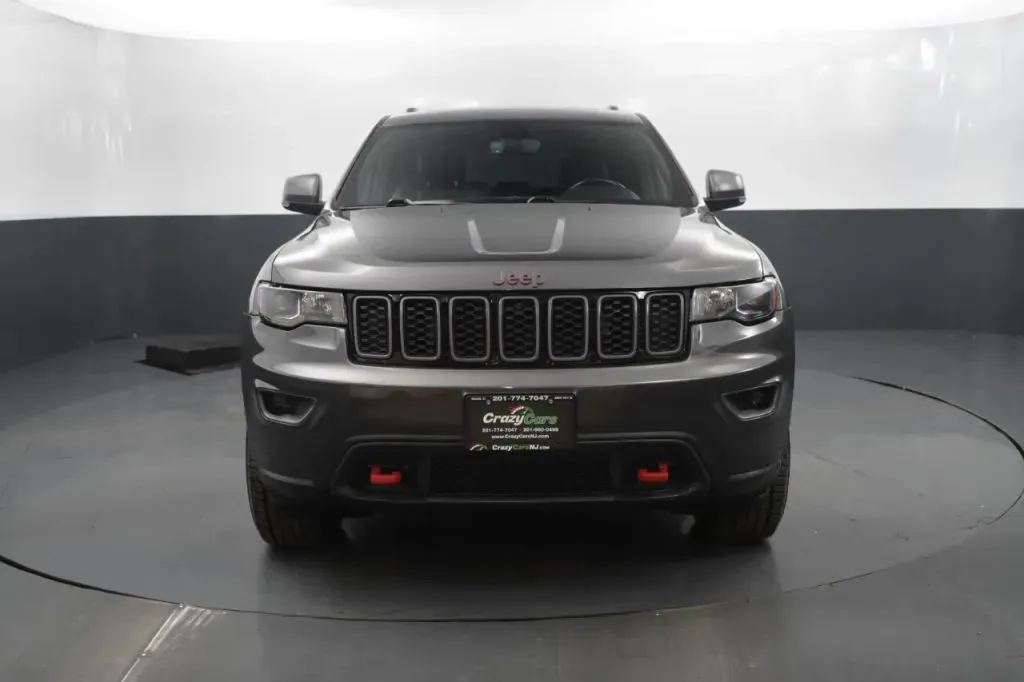 Jeep Grand Cherokee photo 8