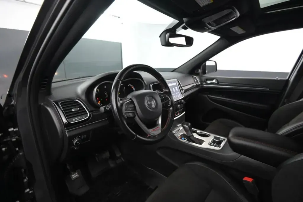 Jeep Grand Cherokee photo 37