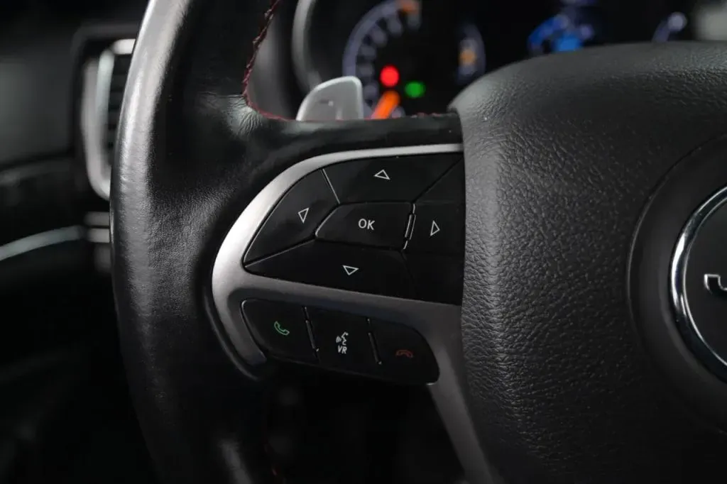 Jeep Grand Cherokee photo 35