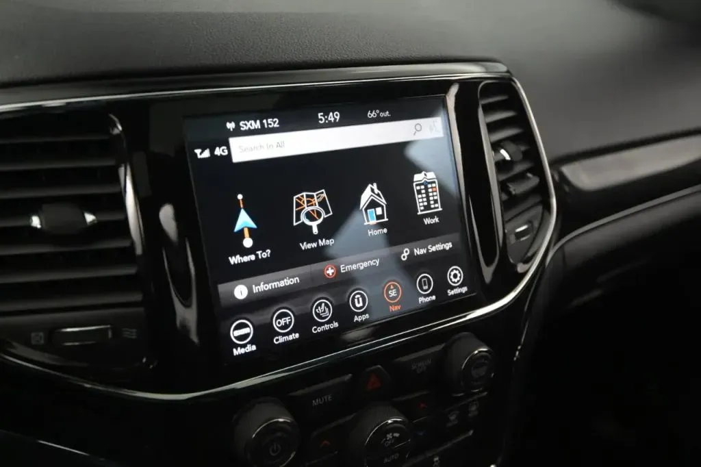 Jeep Grand Cherokee photo 30