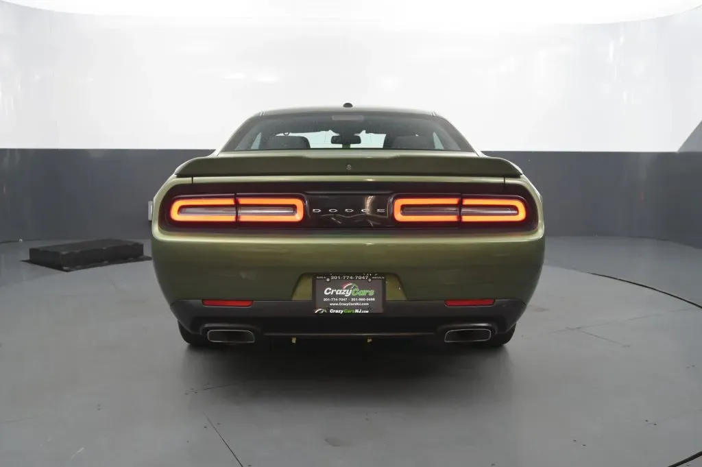Dodge Challenger photo 4