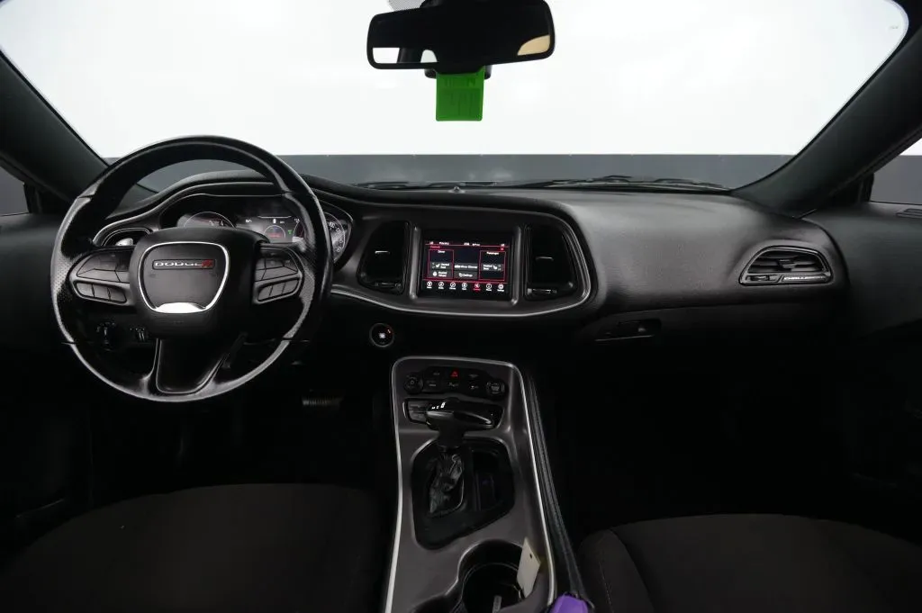 Dodge Challenger photo 30