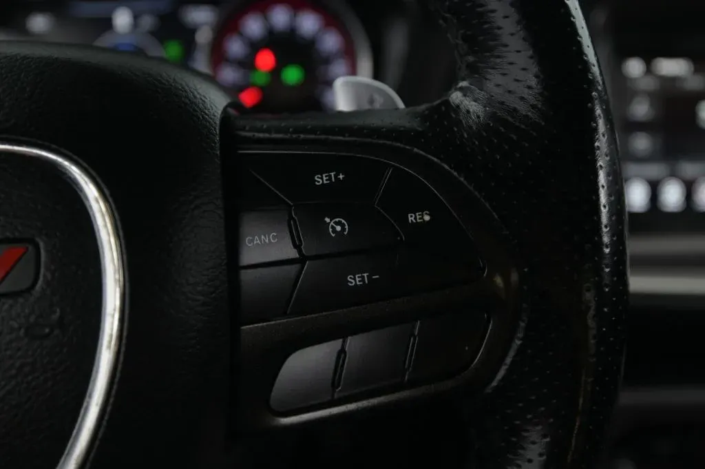 Dodge Challenger photo 24
