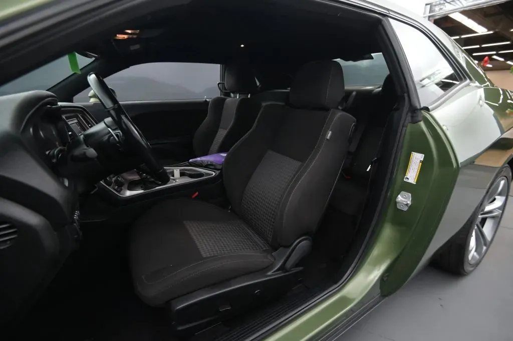 Dodge Challenger photo 38