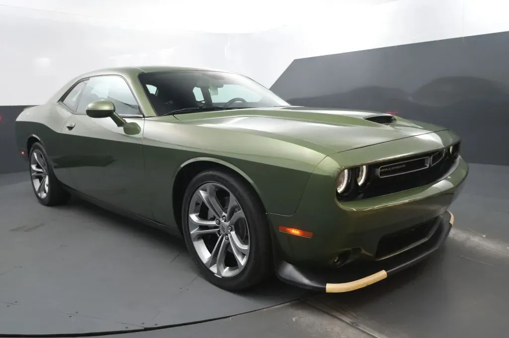 Dodge Challenger photo 7