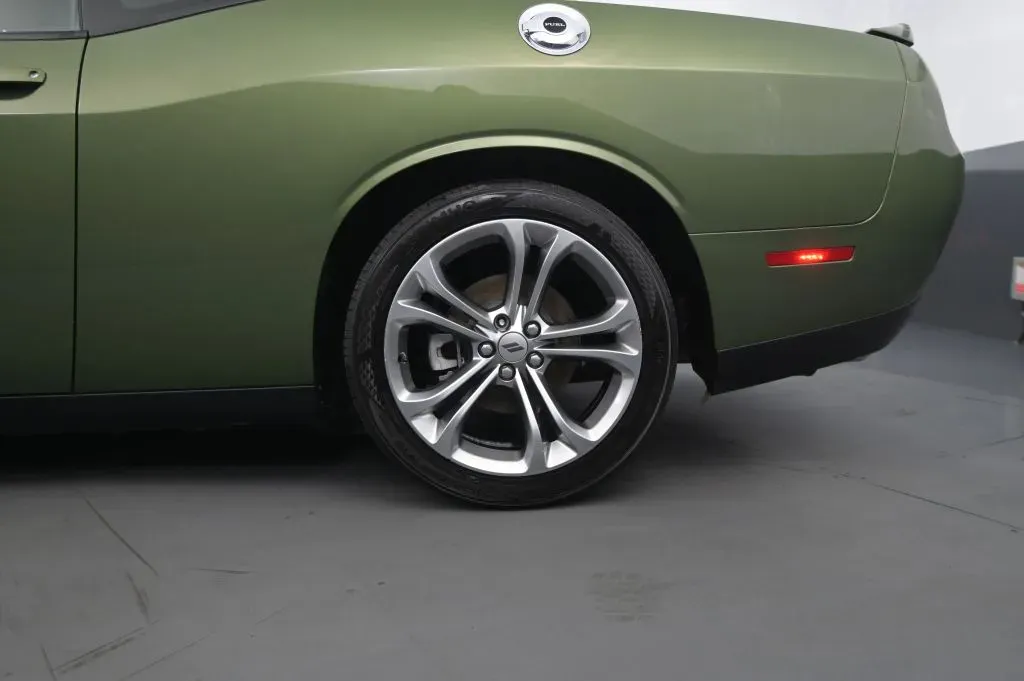 Dodge Challenger photo 14