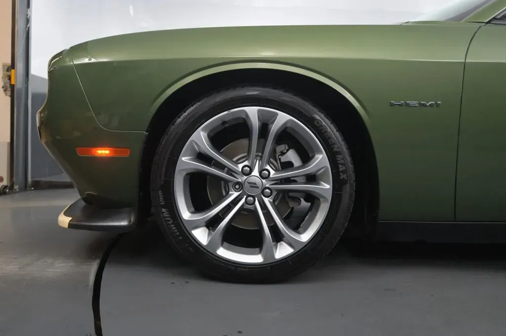 Dodge Challenger photo 10