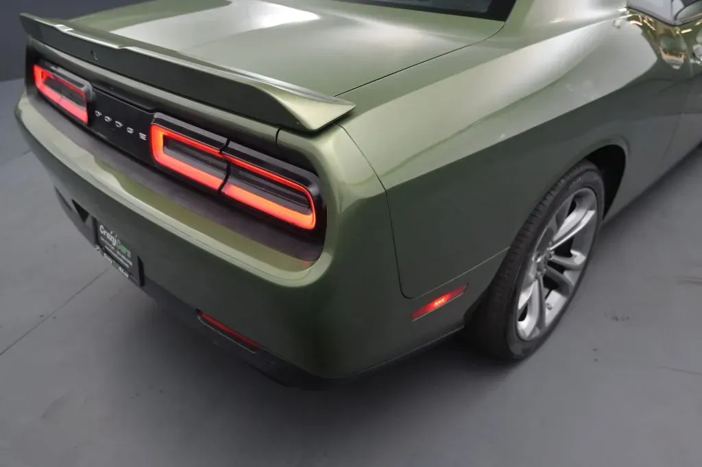 Dodge Challenger photo 17