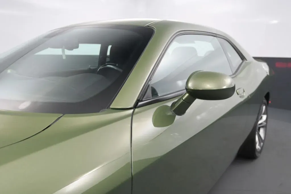 Dodge Challenger photo 11