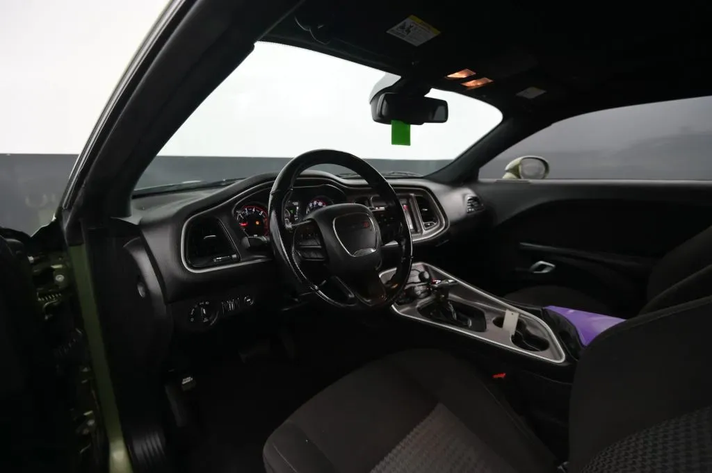 Dodge Challenger photo 37