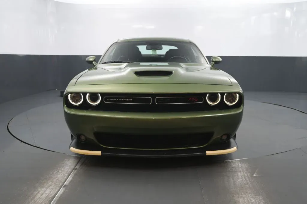 Dodge Challenger photo 8