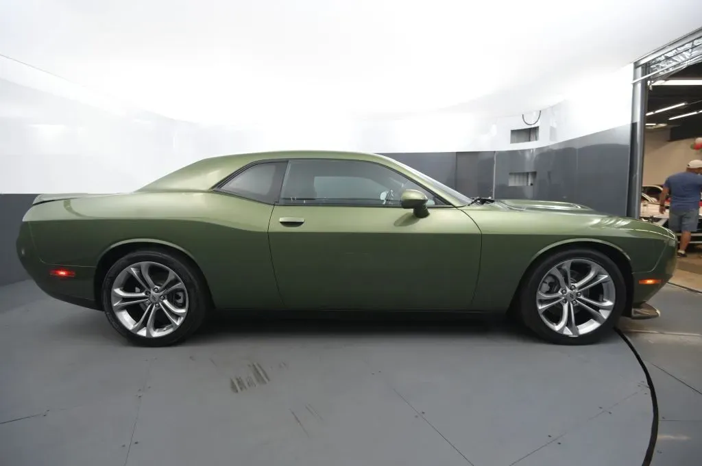Dodge Challenger photo 6