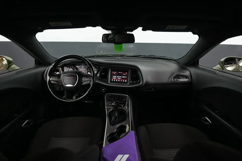 Dodge Challenger photo 29