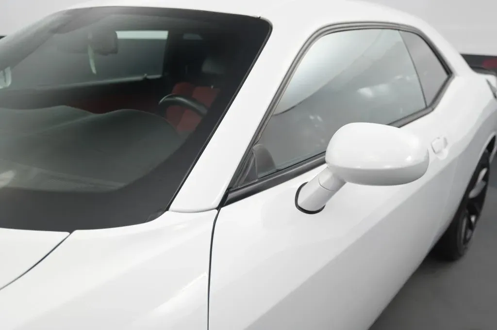 Dodge Challenger photo 11