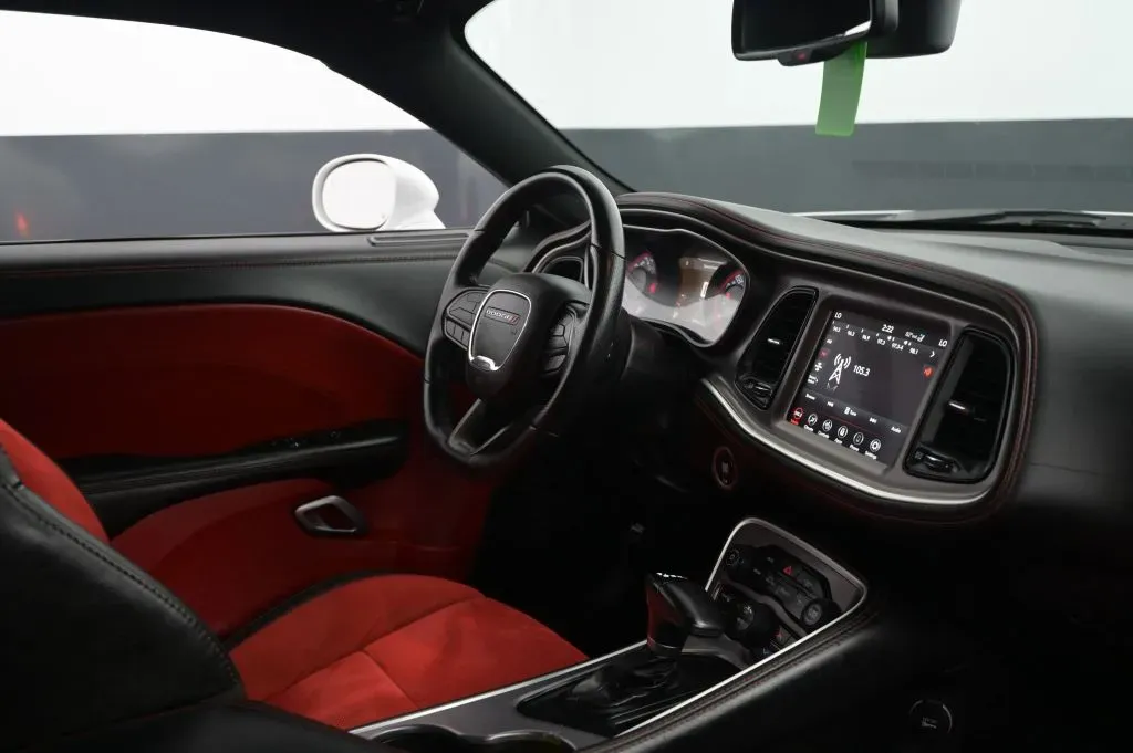 Dodge Challenger photo 45