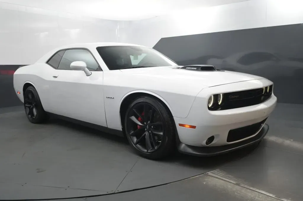 Dodge Challenger photo 7