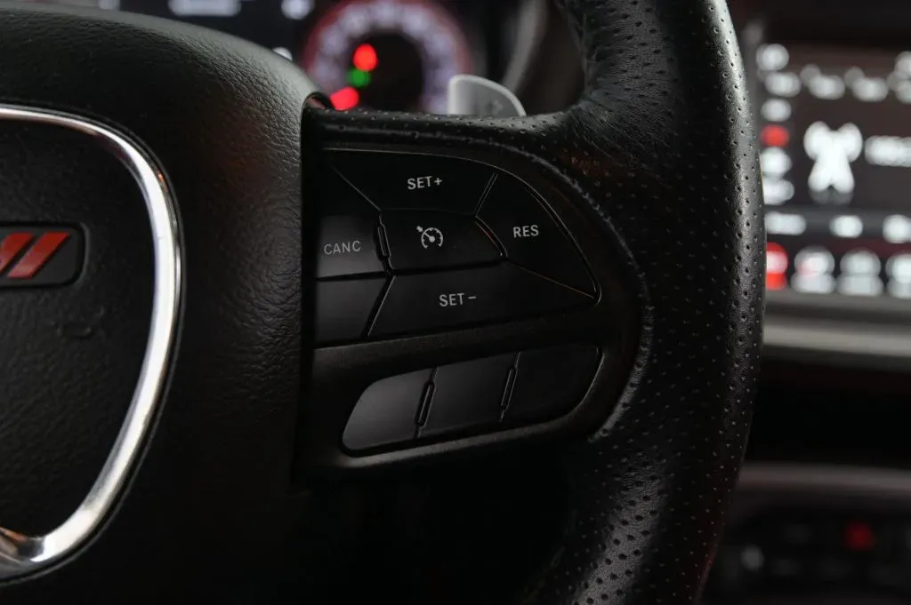 Dodge Challenger photo 25