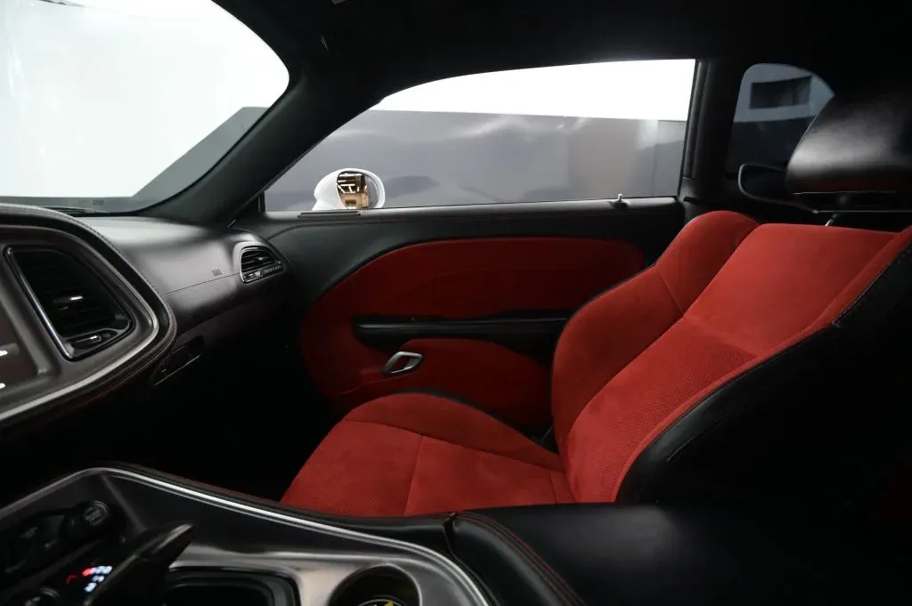 Dodge Challenger photo 29
