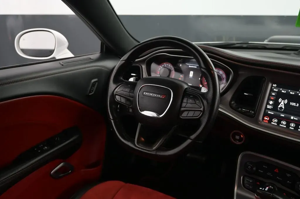 Dodge Challenger photo 35