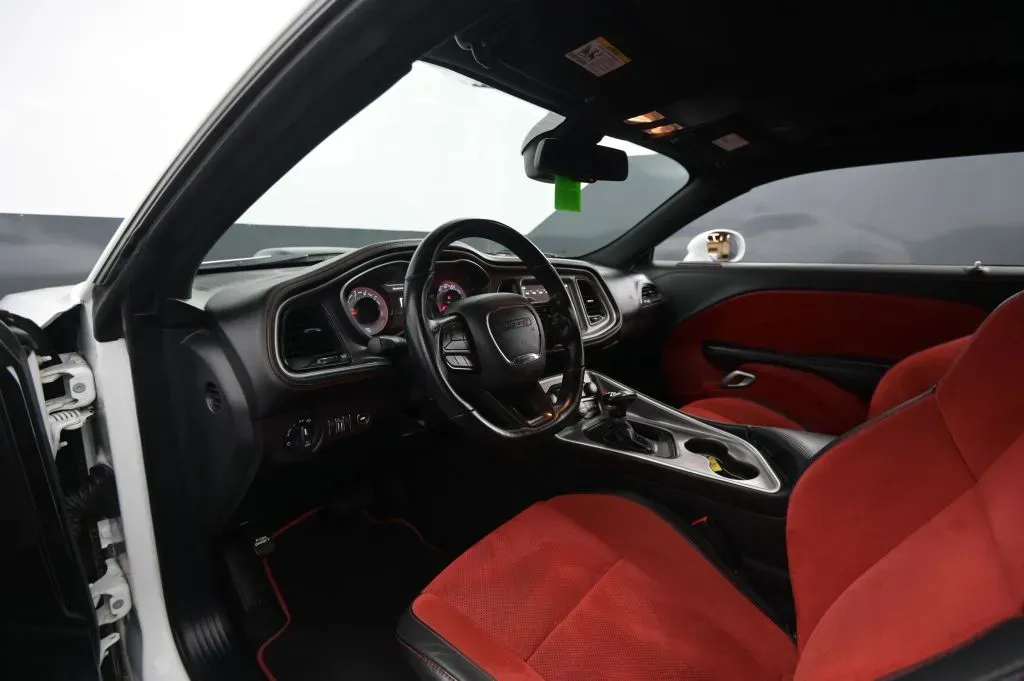 Dodge Challenger photo 39