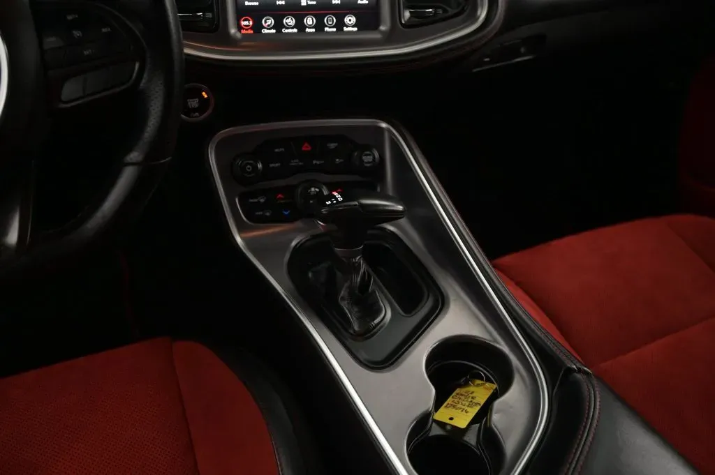 Dodge Challenger photo 36