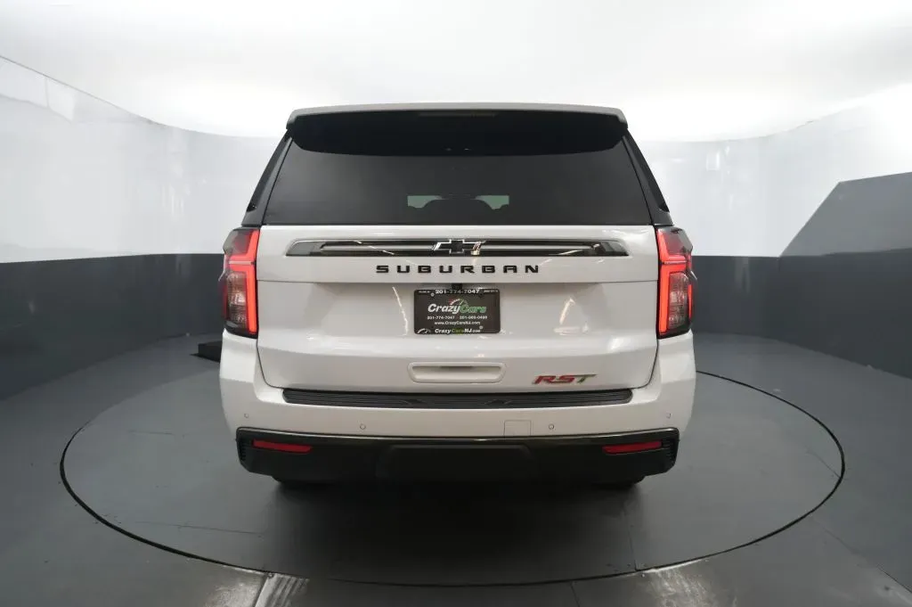 Chevrolet Suburban photo 4